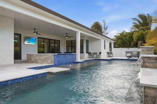 ⚓Aqua Luxe Escape! Brand new luxury pool home!⚓
