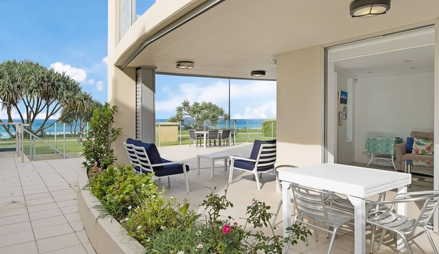 Aqua Solai 2 - Absolute Beachfront Tugun - Min. 3 night stays!