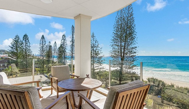 Aqua Solai 9 - Absolute Beachfront Tugun - Min. 3 night stays - Linen Provided