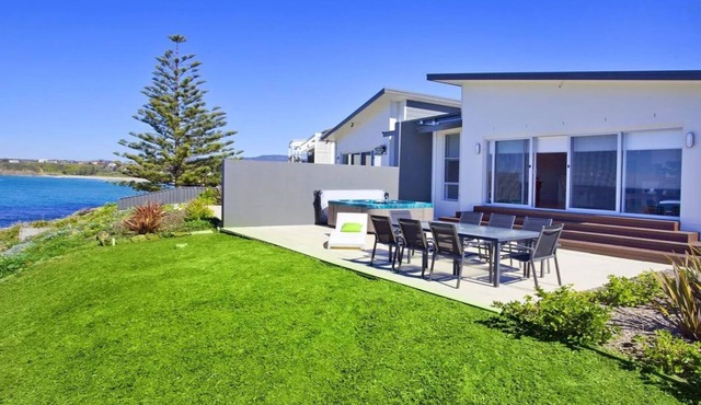 Aqua - views over Jones Beach