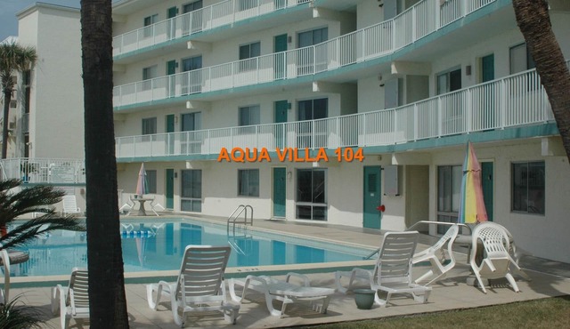 Aqua Villa 104. First floor. Beach service for 2 chairs and umbrella included!