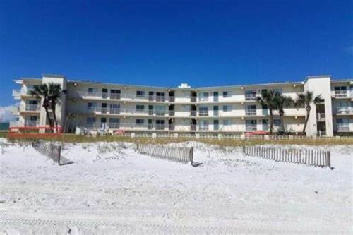 Aqua Villa #105 Beachside 2 bedroom condo