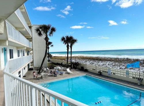 Aqua Villa Condo 204 Beachfront