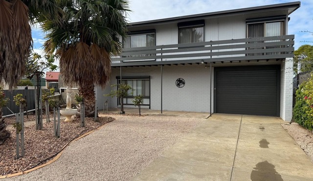 Aqua Vista - Games room! plenty of room for parking! Dog friendly!