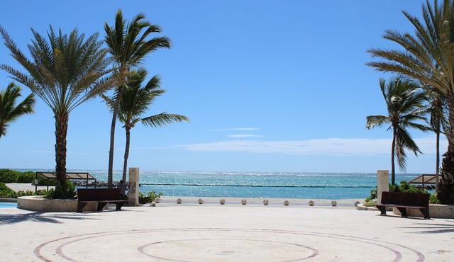 AQUAMARINA BEACHFRONT CONDOMINIUM