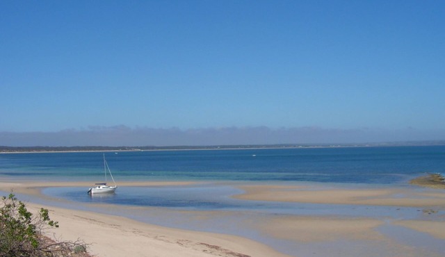 * * * Aquamarine * * *nRight next to the beach