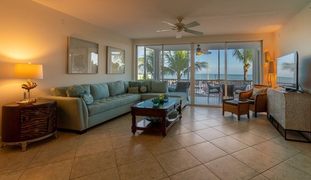 AQUAMARINE OCEANVIEW+”SPECIAL RATES”+nDOCK+POOL+GYM+SPA+”153”5 STAR REVIEWS!