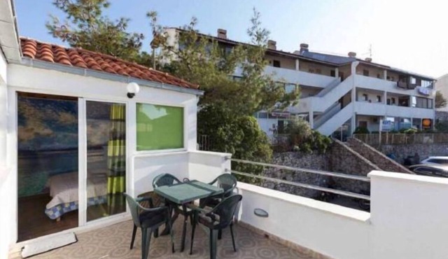 Aquarium Duplex - Duplex Two-Bedroom Apartment with Terrace