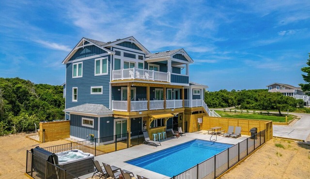 Aquarius - beautiful 6 bed room home w/Private Pool & Pickleball court!