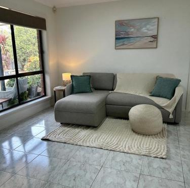 Aquawaters Beach House - 5 min walk to beach