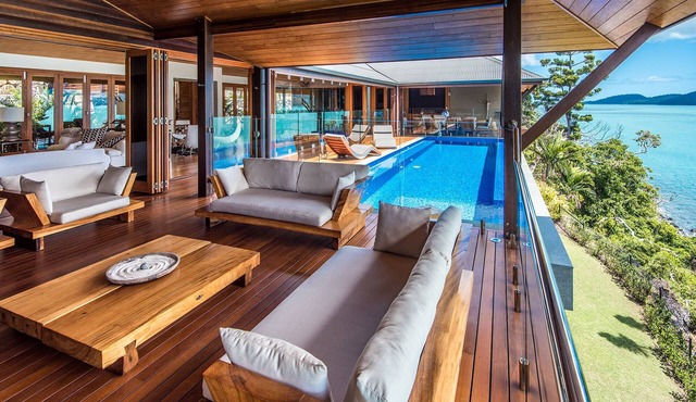 Aquila - exclusive island paradise