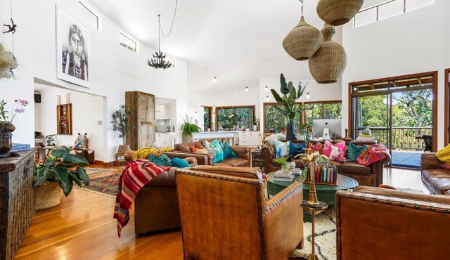 Aquila Retreat Mansion