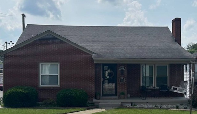 Arabia Brown House - monthly rental, pet friendly.
