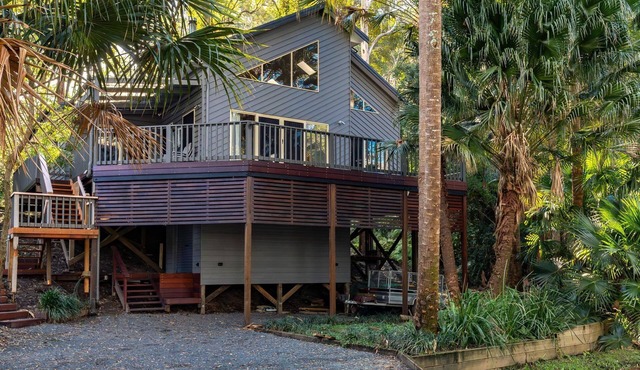 Araluen - Pacific Palms Holidays