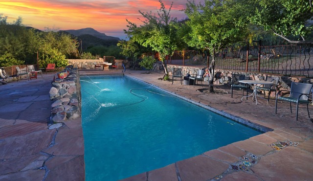 Aravaipa Treehouse | Farm Stay AZ