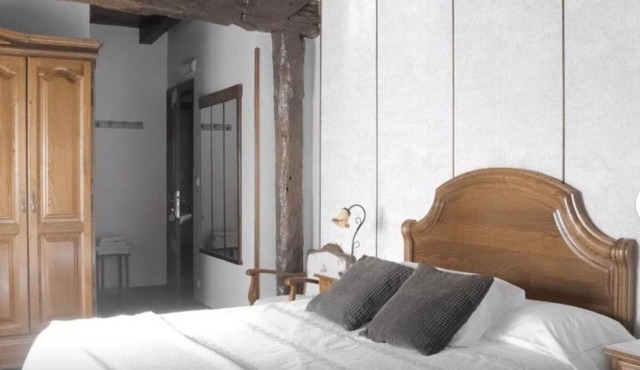 'Arbil' Studio with Mountain Views, Private Garden and Wi-Fi