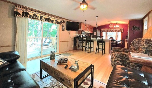 Arbor Lake Getaway 2, just minutes from Wisconsin Dells