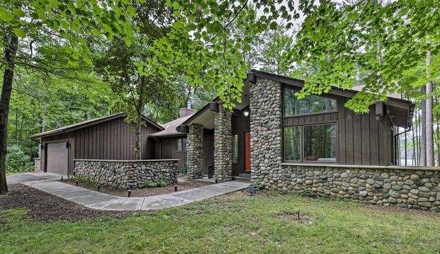 Arbor Vitae Home w/Game Room: Snowmobiles Welcome
