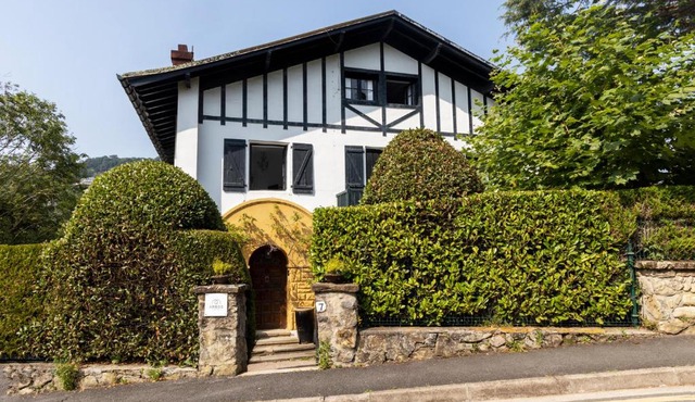 Arbos House