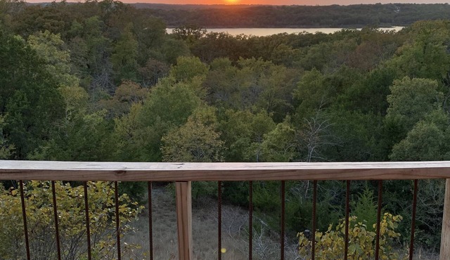 Arbuckle Lake House. Sleep 7+. Great deck for outdoor enjoyment.