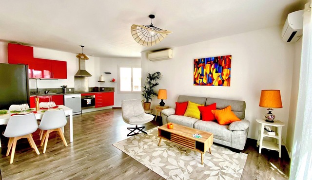 ARC EN CIEL - Spacious and stylish downtown!