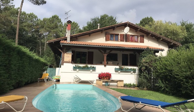 Arcachon bay. Villa with swimming pool. Nice benefits. The Teich