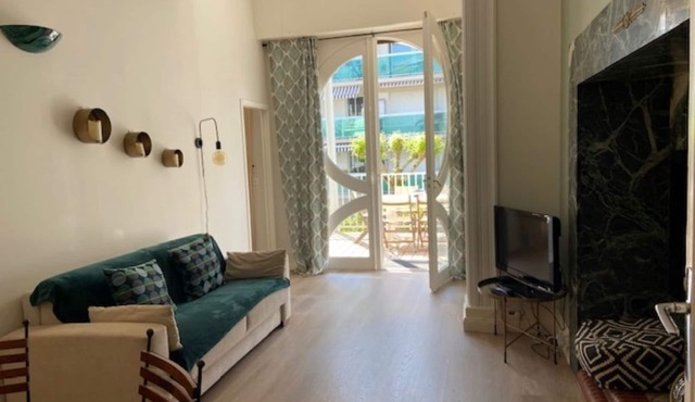 ARCACHON LE MOULLEAU APARTMENT RENOVATES TERRACE AND PARKING FOR 6 PEOPLE