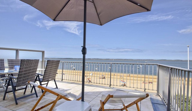 Arcachon Pereire - Seafront T2 with terrace and parking, direct beach access