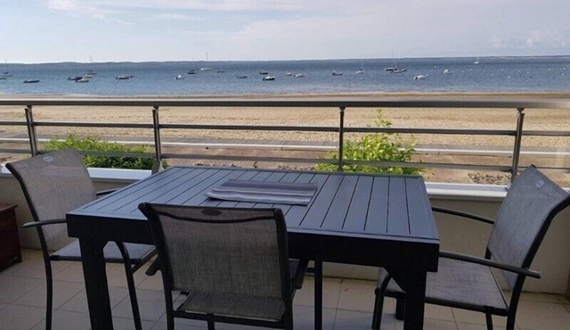 Arcachon waterfront studio cabin