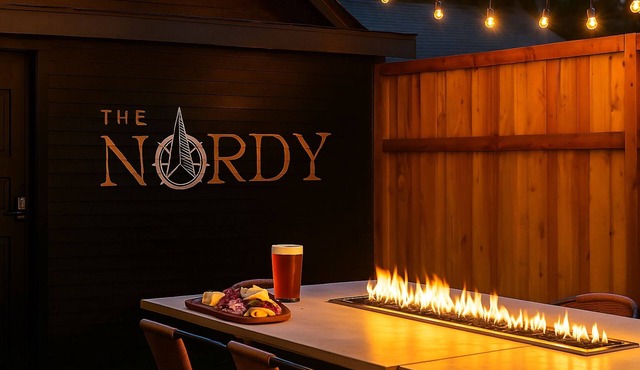 Arcade Game Room/5min to Downtown/Putting Green/Wet Bar