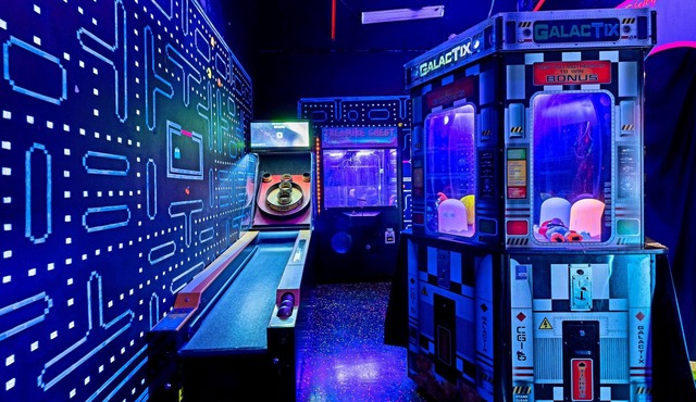 Arcade House Sleeps 16 Mini Golf Game Room Pets OK Family Fun Amarillo