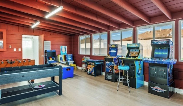ARCADE, MINI GOLF, SOCCER, GAME ROOM, FIRE PIT, SWINGS, PRIVATE Parking