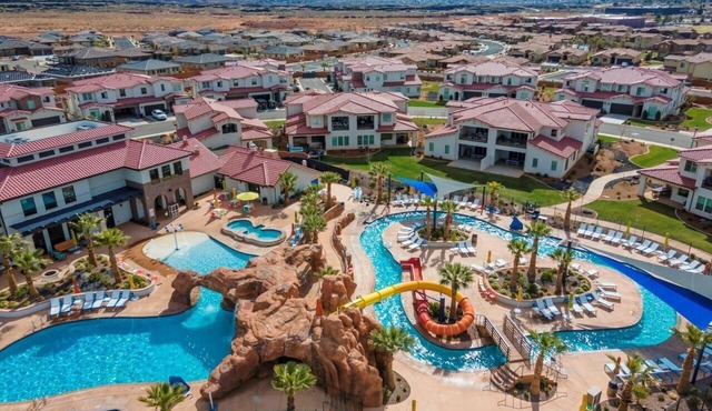 Arcadia 27 | STEPS to the pool * Red Mountain Views * Sleeps 19
