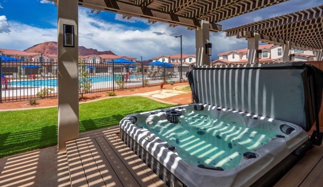 Arcadia 76 | Private Hot Tub * Dog Friendly * Pool Table * Arcade * Patio