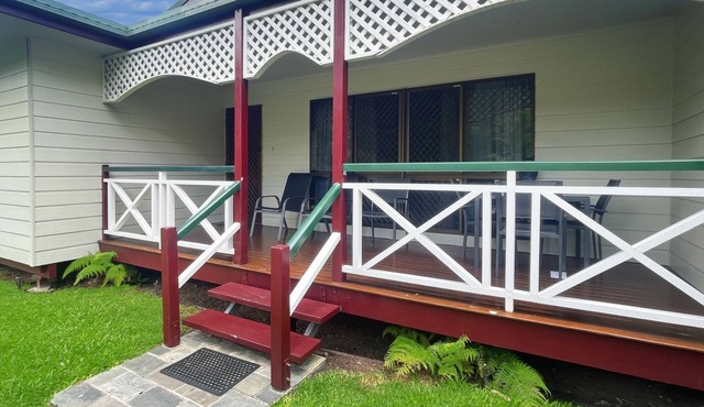 Arcadia Gardens - spacious island apartment just minutes to Geoffrey Bay