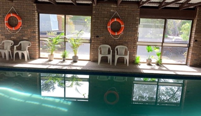 Arcadia - Rural Paradise with large indoor solar heated pool. Pet friendly.