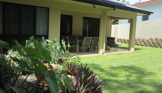 Arcadia Villa 3 - Modern, light and airy apartment at Alma Bay, with national park views