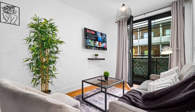 Arcadian Apartment - One Bed - Parking - Balcony