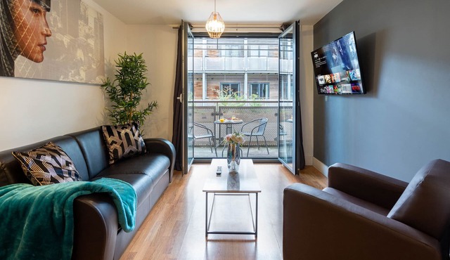 Arcadian Apartment - Secure Parking - Balcony