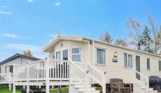 Archerfield Luxe Lodge - 3BR Luxury Lodge | Sleeps 6