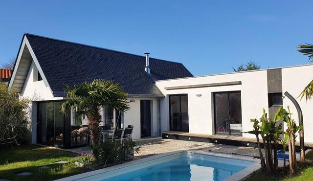 Architect-designed villa - Beach - 5mn from center of Pornic - Heated pool