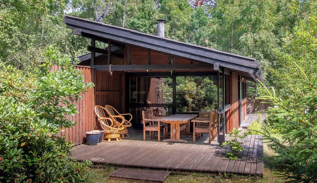 Architect‑designed 1976 summer house near beach