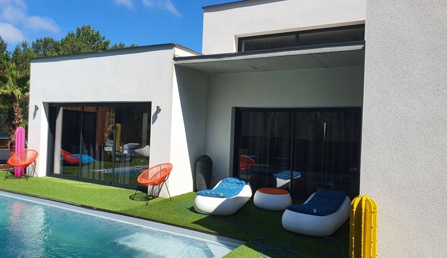 Architect-designed villa with heated pool