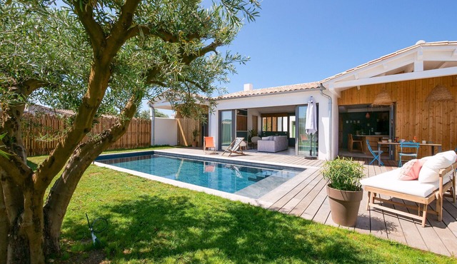 Architect-designed villa with heated pool and garden