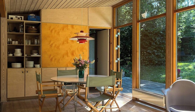Architect-designed wooden house in Tisvilde Lunde