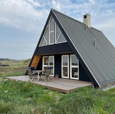 Architect-Designed Gem At The West Coast