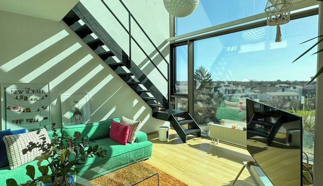 Architect designed home between city and nature