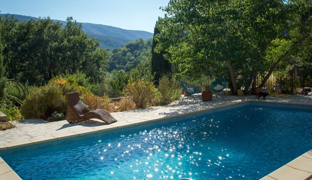 Architect-designed house in Ménerbes with private pool for 6 people