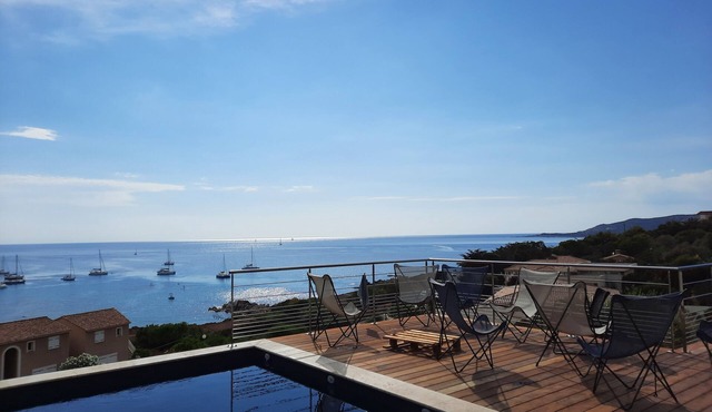 Architect-designed house 8 - 10 people beach & pool 5 bedrooms 4 bathrooms