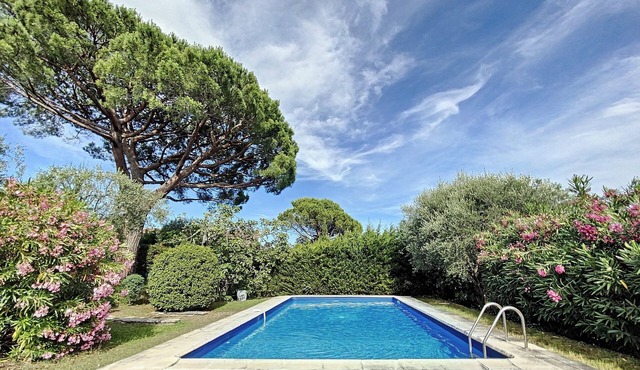 Architect-designed house - Absolute peace and quiet - Private pool